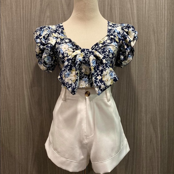 Crop top - Picture 1 of 2